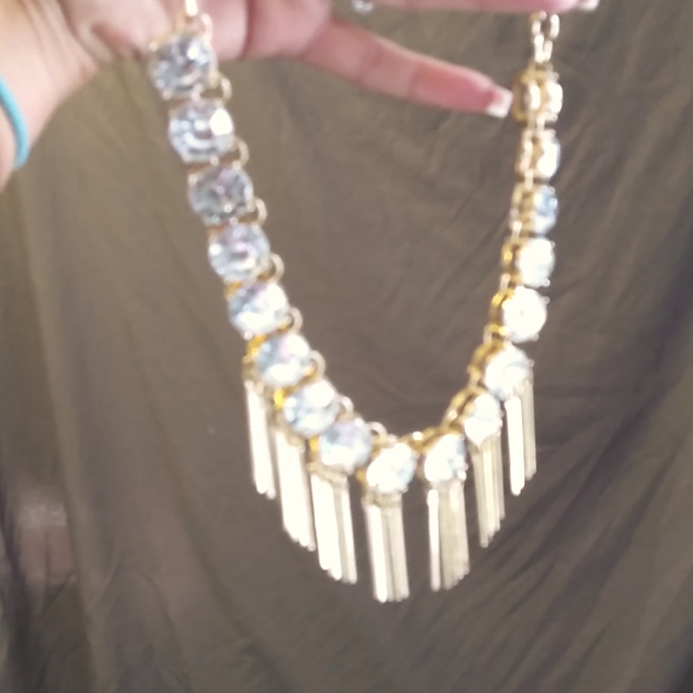 Pretty gold necklace